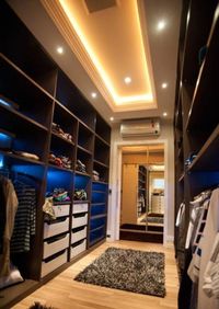 Большая открытая гардеробная комната с комбинированным наполнением Караганда