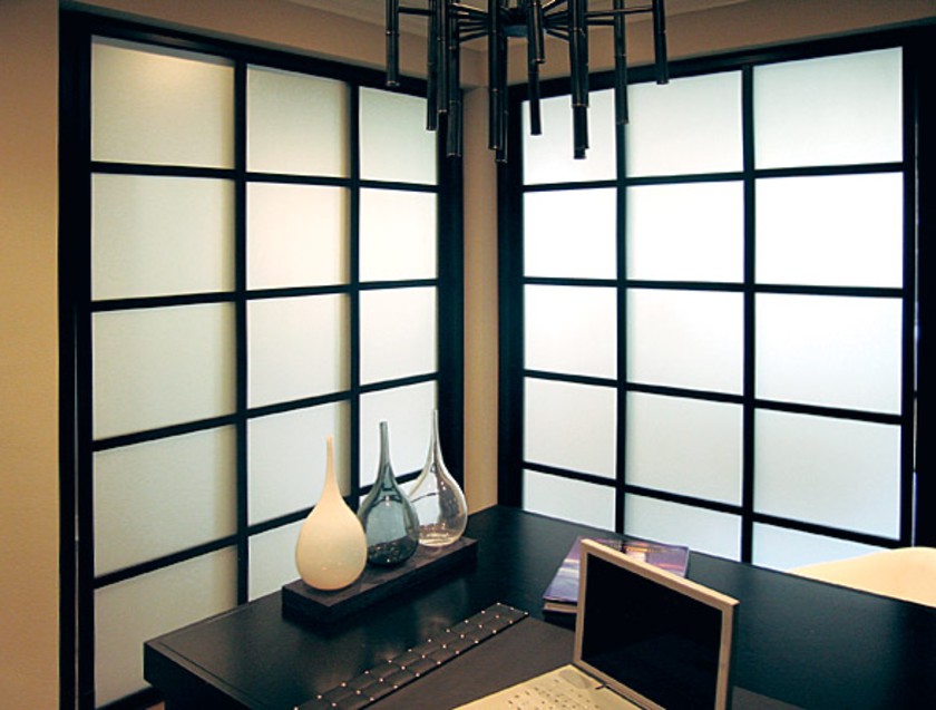 Угловая перегородка в японском стиле с матовым стеклом Караганда