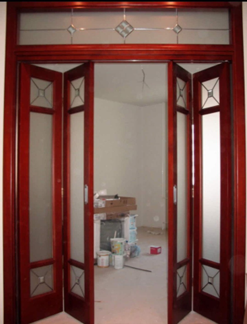 Дверь гармошка с декоративными стеклянными вставками Караганда