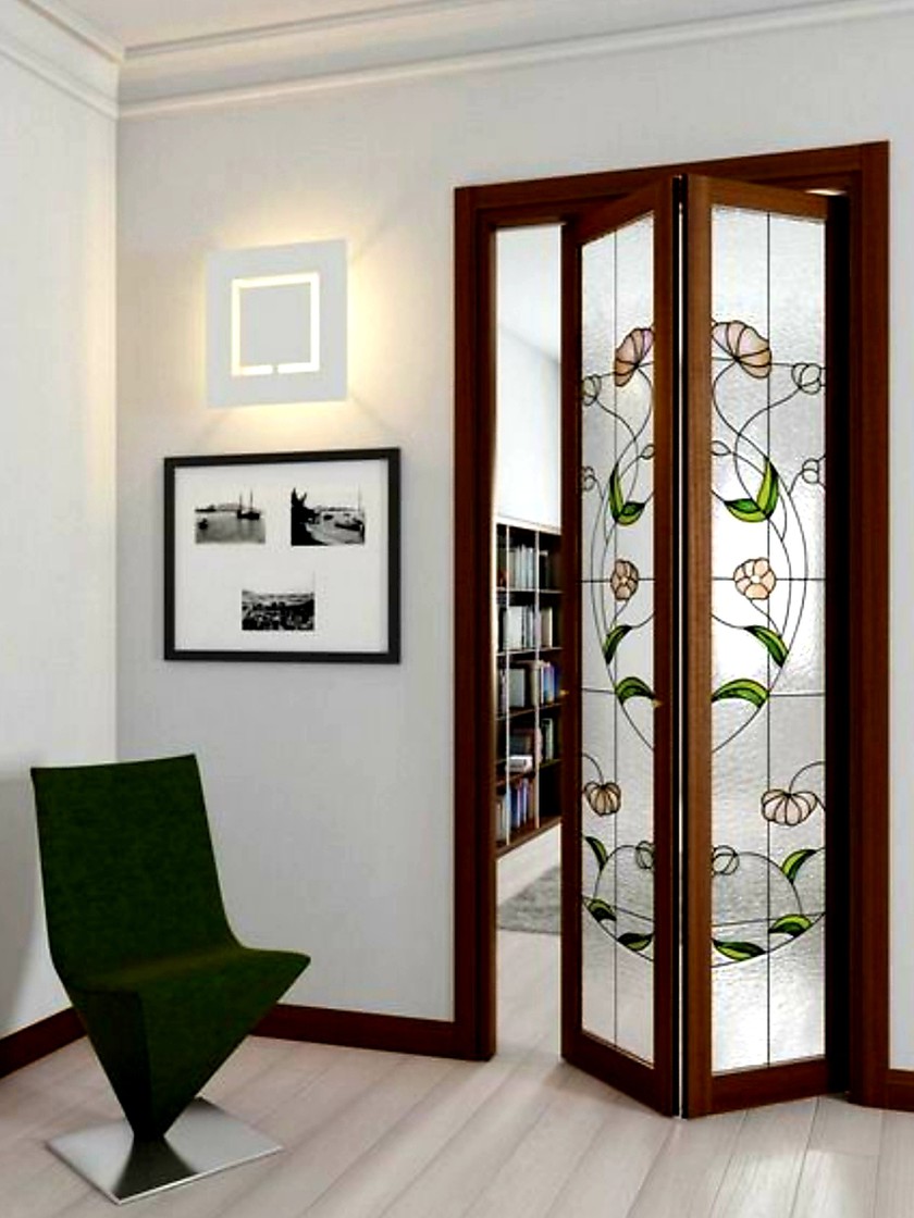 Двери гармошка с витражным декором Караганда