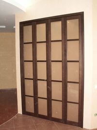 Двери гармошка с матовым стеклом и накладными разделителями Караганда