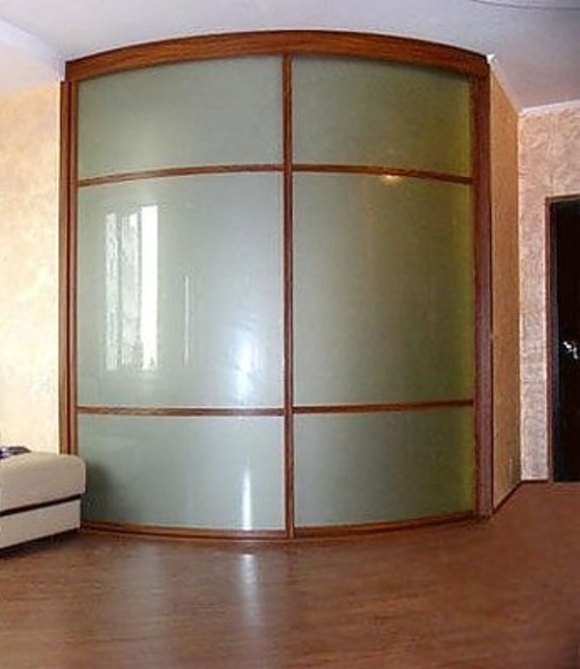 Встроенный шкаф купе радиусный в классическом стиле Караганда